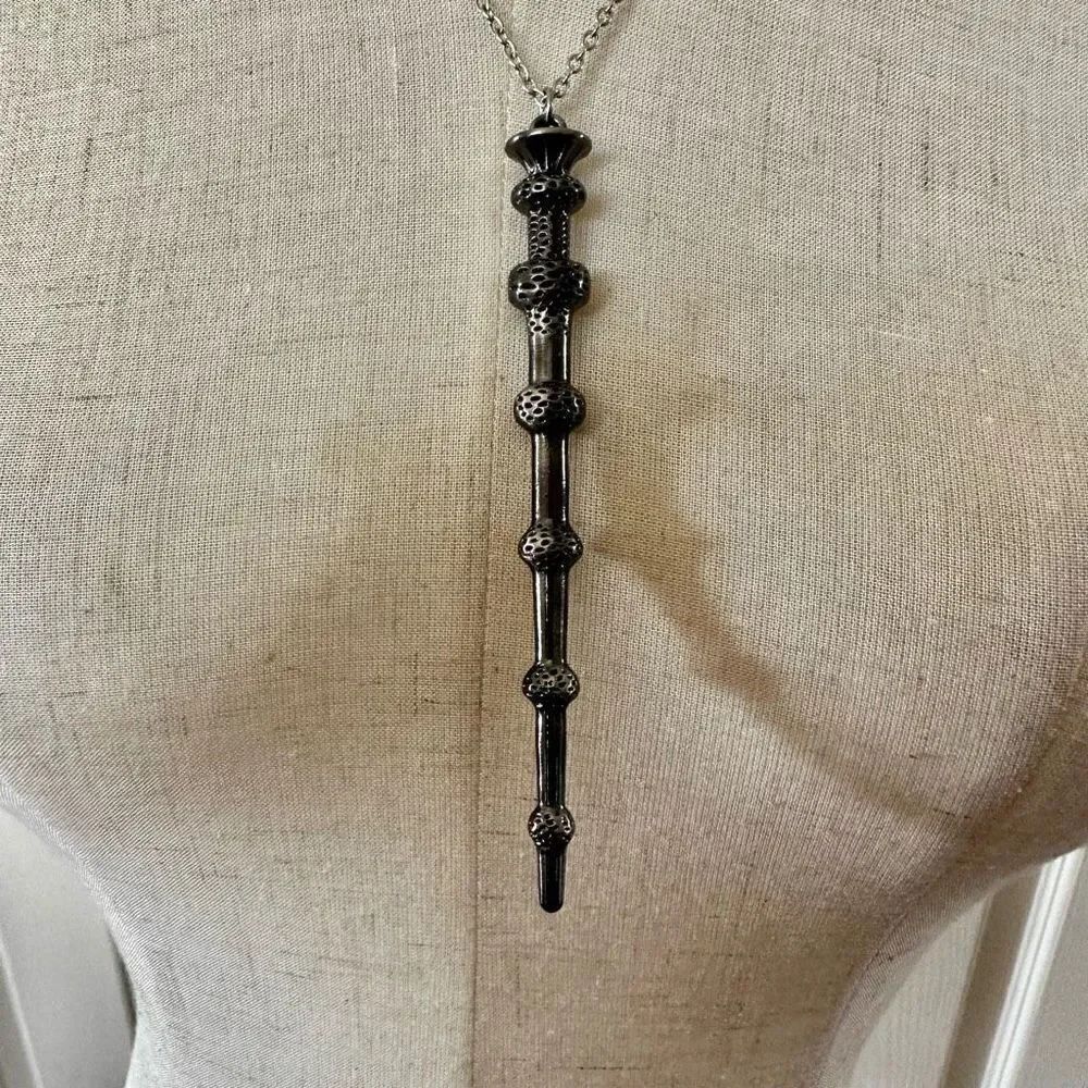 Magic wand grey pendant necklace